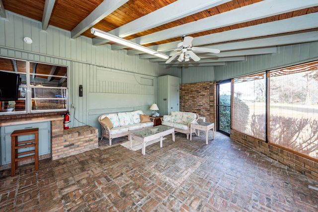 138 Pineridge Road, Eutawville, SC 29048