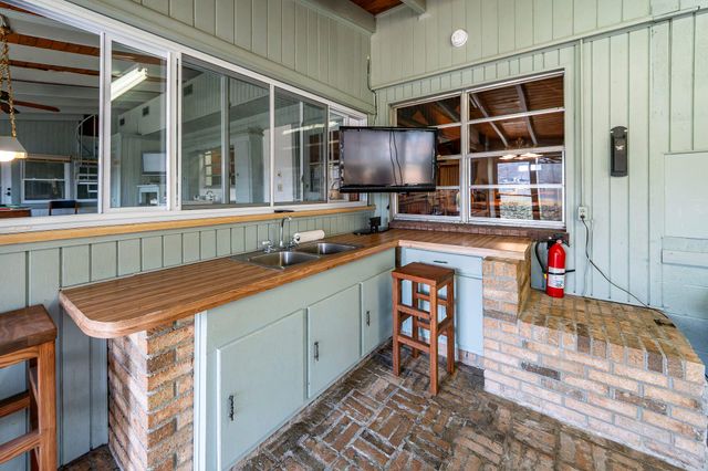 138 Pineridge Road, Eutawville, SC 29048