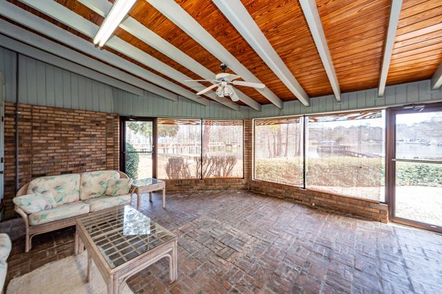 138 Pineridge Road, Eutawville, SC 29048