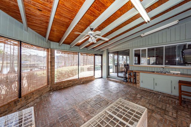 138 Pineridge Road, Eutawville, SC 29048