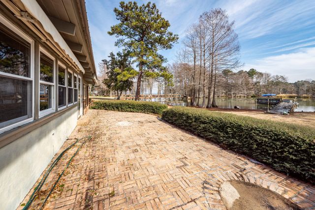 138 Pineridge Road, Eutawville, SC 29048