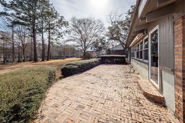 138 Pineridge Road, Eutawville, SC 29048