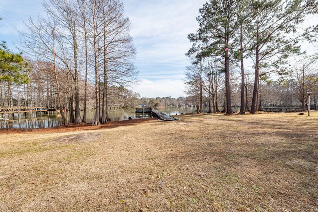 138 Pineridge Road, Eutawville, SC 29048