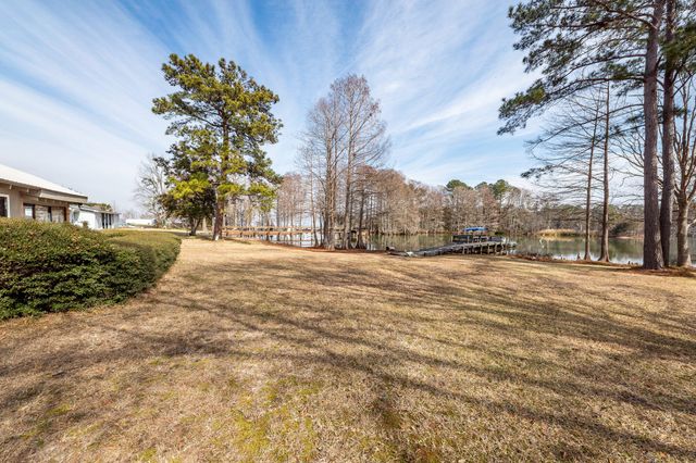 138 Pineridge Road, Eutawville, SC 29048