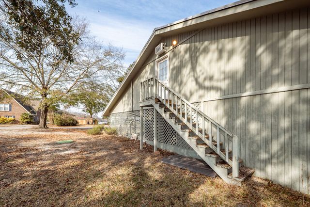 138 Pineridge Road, Eutawville, SC 29048