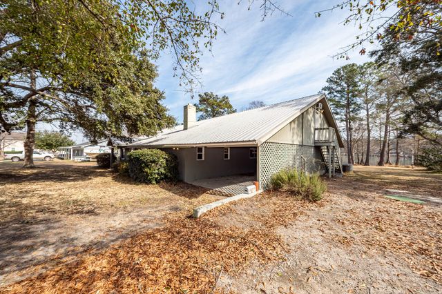 138 Pineridge Road, Eutawville, SC 29048