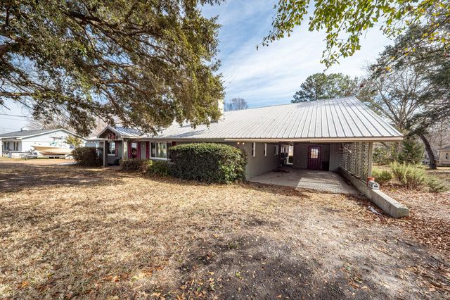 138 Pineridge Road, Eutawville, SC 29048