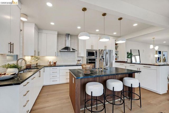 935 Grizzly Peak Blvd, Berkeley, CA 94708