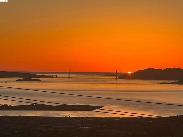 935 Grizzly Peak Blvd, Berkeley, CA 94708
