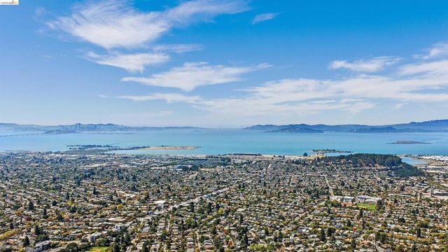 935 Grizzly Peak Blvd, Berkeley, CA 94708