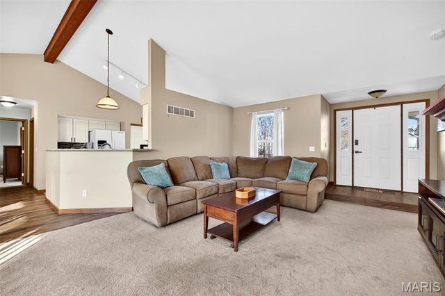 2753 Red Cedar Parc Drive, O'fallon, MO 63368
