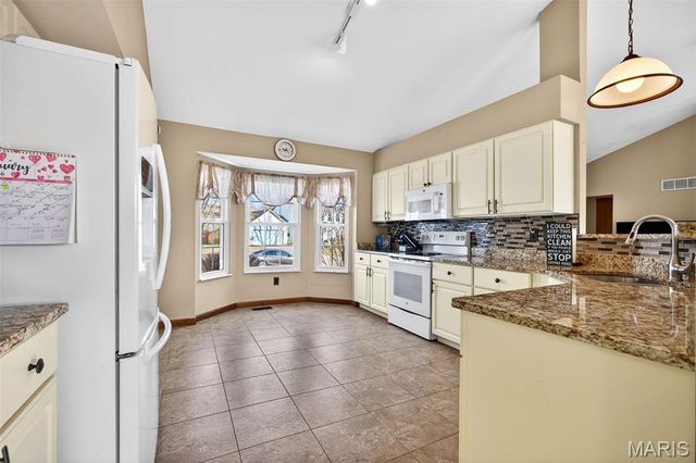 2753 Red Cedar Parc Drive, O'fallon, MO 63368