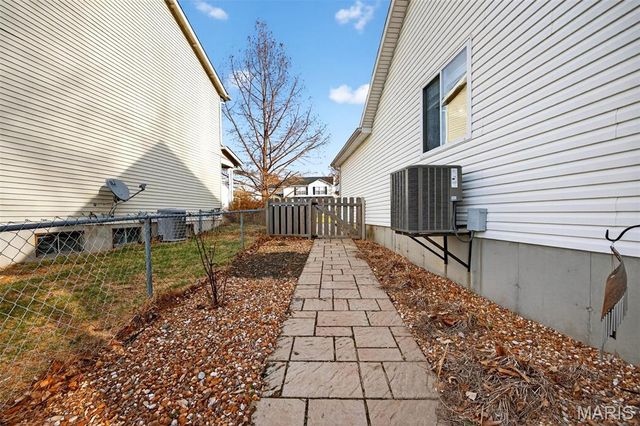 2753 Red Cedar Parc Drive, O'fallon, MO 63368