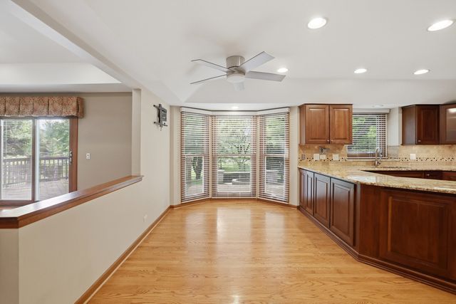 2528 Sun Valley Road, Lisle, IL 60532