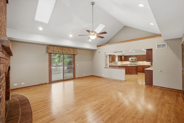 2528 Sun Valley Road, Lisle, IL 60532
