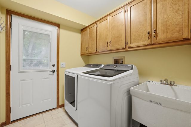 2528 Sun Valley Road, Lisle, IL 60532