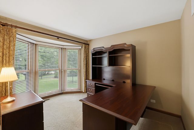 2528 Sun Valley Road, Lisle, IL 60532