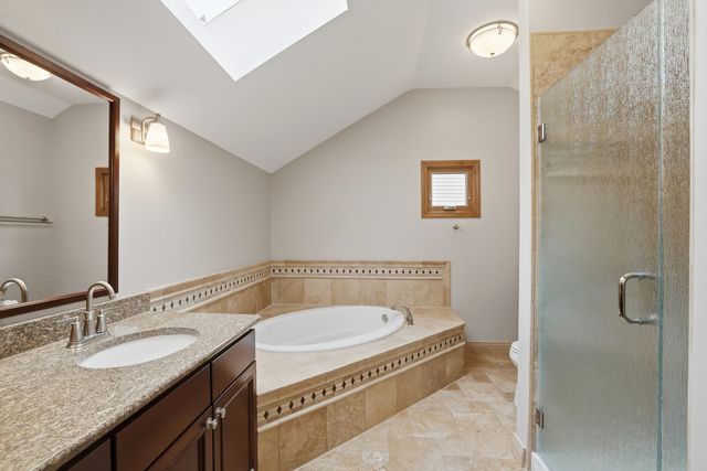 2528 Sun Valley Road, Lisle, IL 60532