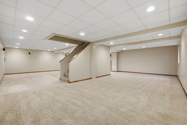 2528 Sun Valley Road, Lisle, IL 60532