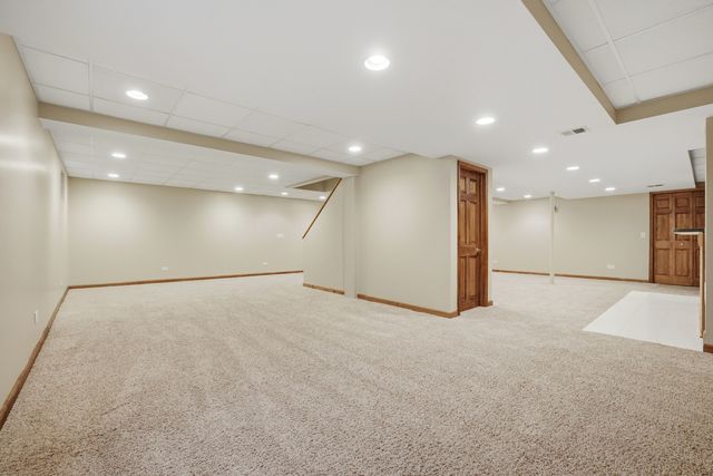 2528 Sun Valley Road, Lisle, IL 60532