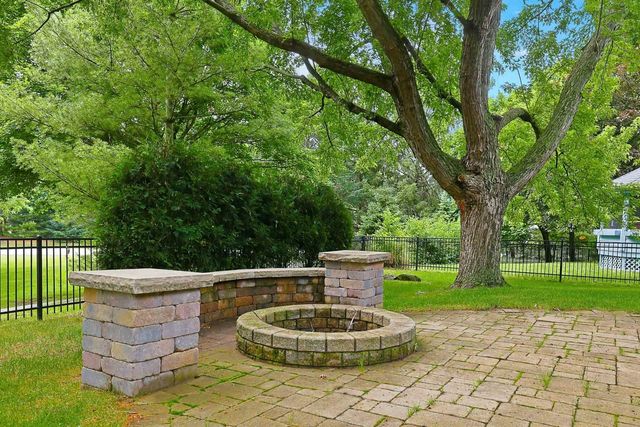 2528 Sun Valley Road, Lisle, IL 60532