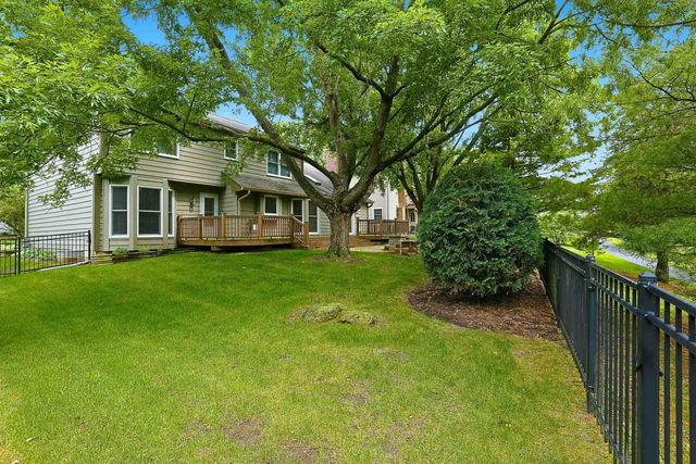 2528 Sun Valley Road, Lisle, IL 60532