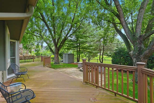 2528 Sun Valley Road, Lisle, IL 60532