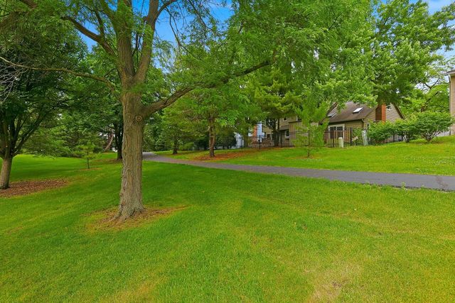 2528 Sun Valley Road, Lisle, IL 60532
