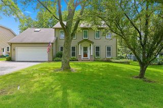 2528 Sun Valley Road, Lisle, IL 60532