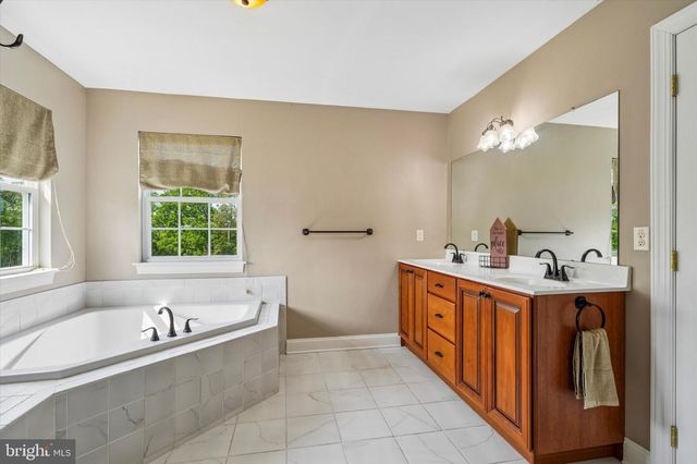 70 ALEXANDREA CIR, Harleysville, PA 19438