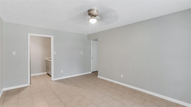 122 E Crosstimbers Street 106, Houston, TX 77022