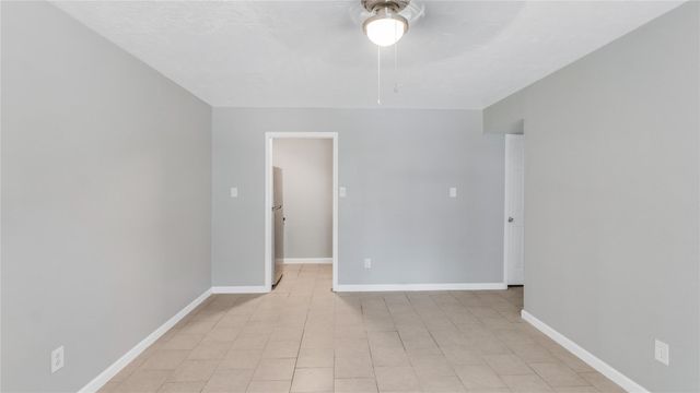 122 E Crosstimbers Street 106, Houston, TX 77022