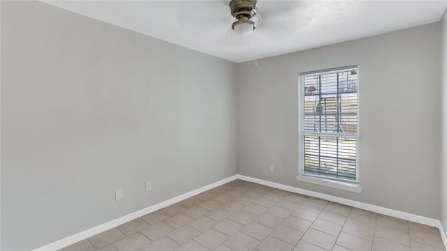 122 E Crosstimbers Street 106, Houston, TX 77022