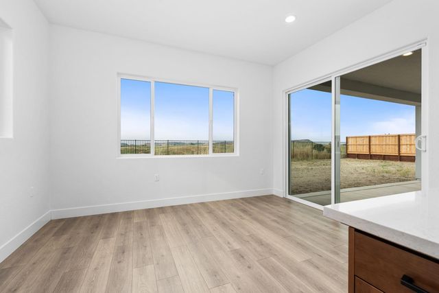 8226 Iron Creek Drive, Friant, CA 93626