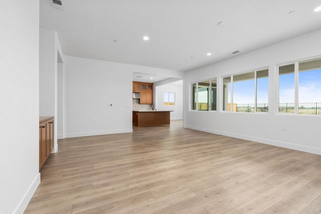 8226 Iron Creek Drive, Friant, CA 93626