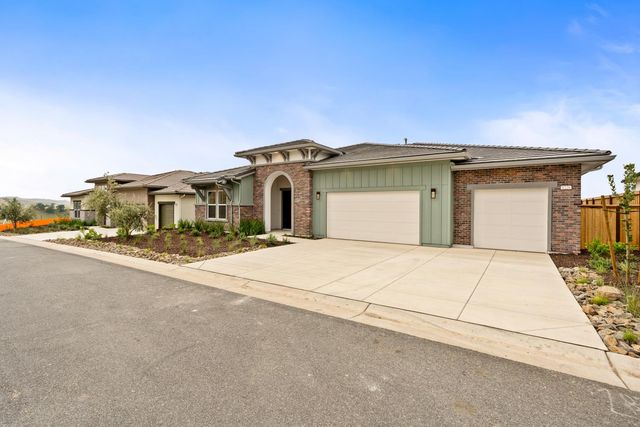 8226 Iron Creek Drive, Friant, CA 93626