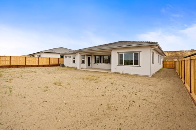8226 Iron Creek Drive, Friant, CA 93626