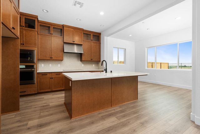8226 Iron Creek Drive, Friant, CA 93626