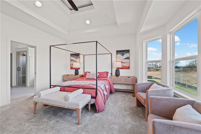 2200 S Quail Drive, Independence, MO 64057