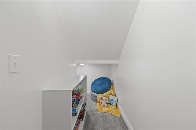 2200 S Quail Drive, Independence, MO 64057