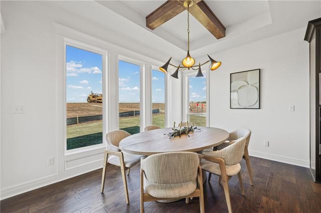 2200 S Quail Drive, Independence, MO 64057