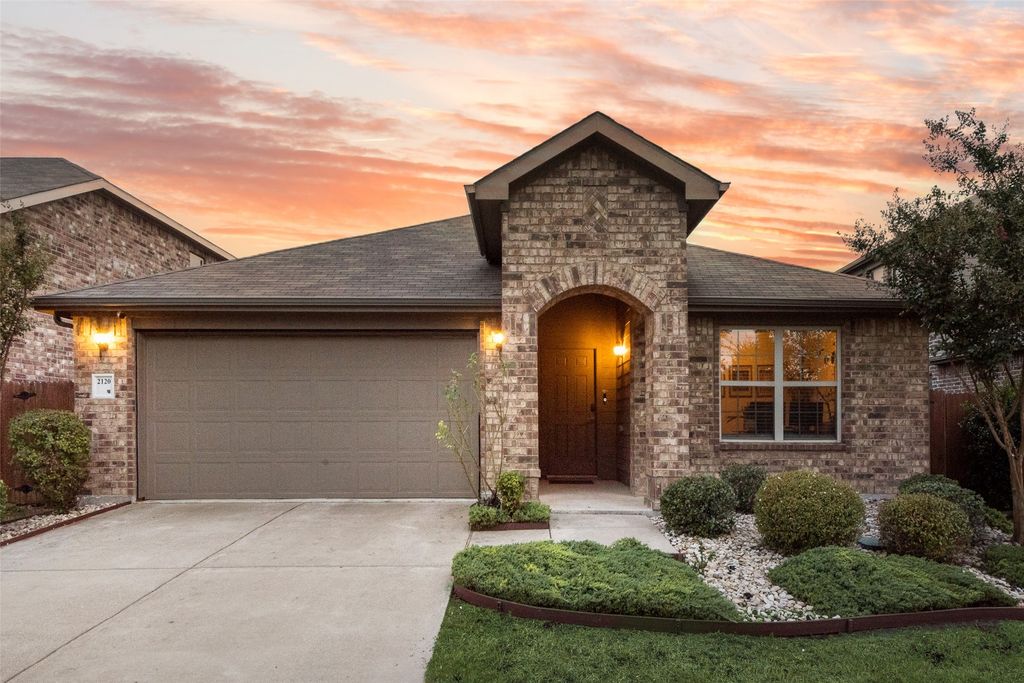 2120 Blakehill Drive, Forney, TX 75126