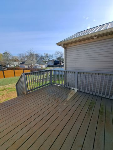 2615 Riverstone Dr, Murfreesboro, TN 37128