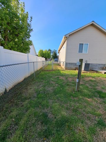 2615 Riverstone Dr, Murfreesboro, TN 37128