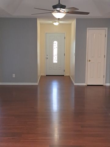 2615 Riverstone Dr, Murfreesboro, TN 37128