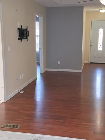 2615 Riverstone Dr, Murfreesboro, TN 37128