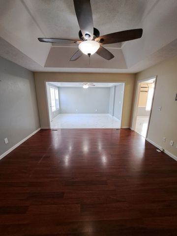 2615 Riverstone Dr, Murfreesboro, TN 37128