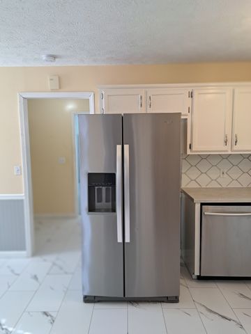 2615 Riverstone Dr, Murfreesboro, TN 37128