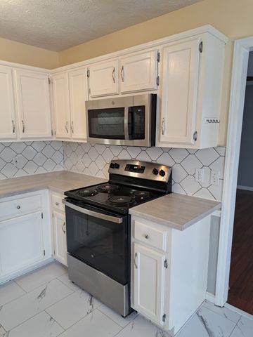 2615 Riverstone Dr, Murfreesboro, TN 37128