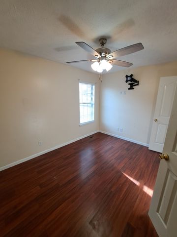 2615 Riverstone Dr, Murfreesboro, TN 37128